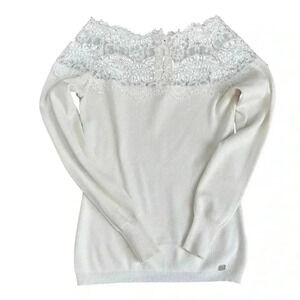 Lipsy Off Shoulder Ivory Sweater Eyelash Lace Trim Womens SM Coquette‎ Preppy